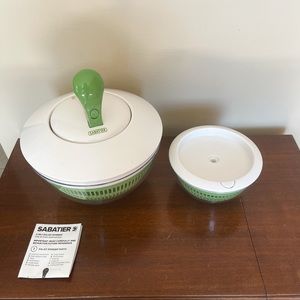 2-in-1 Salad Spinner by Sabatier